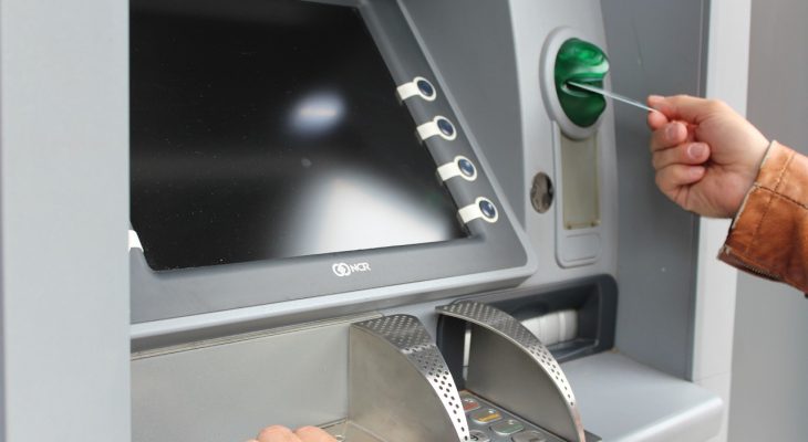 Bankomat nevydal peníze 2026: jak reklamovat výběr a dostat peníze zpět