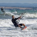 Kitesurfing pro začátečníky: Jak začít a co potřebuješ v roce 2026 2
